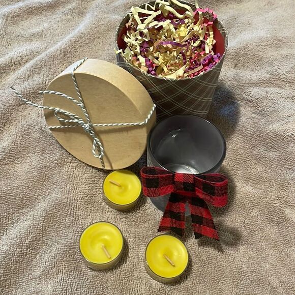 PartyLite tealights and candle holder gift boxed - Picture 1 of 3